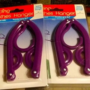 FOLDING CLOTHES HANGER